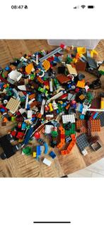 Doosje vol Lego, met populair figuren.Leuke Sİint-Kerst kado, Ophalen of Verzenden, Zo goed als nieuw