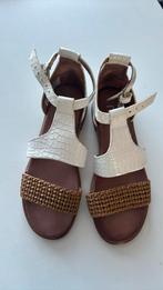 MJUS schoenen maat 39 wit/bruin leer, Ophalen of Verzenden, Bruin, Sneakers of Gympen