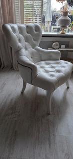 2 Witte Chesterfield oor Fauteuils - Direct op te halen!, Huis en Inrichting, Fauteuils, Ophalen of Verzenden, Zo goed als nieuw