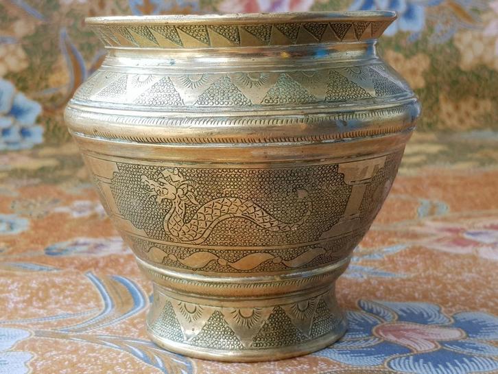 Mooie zware antieke Oosterse pot van bewerkt brons 10,2 cm., Antiek en Kunst, Kunst | Niet-Westerse kunst, Ophalen of Verzenden