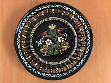 Hongaars Wandbord - MHV aardewerk beschikbaar voor biedingen