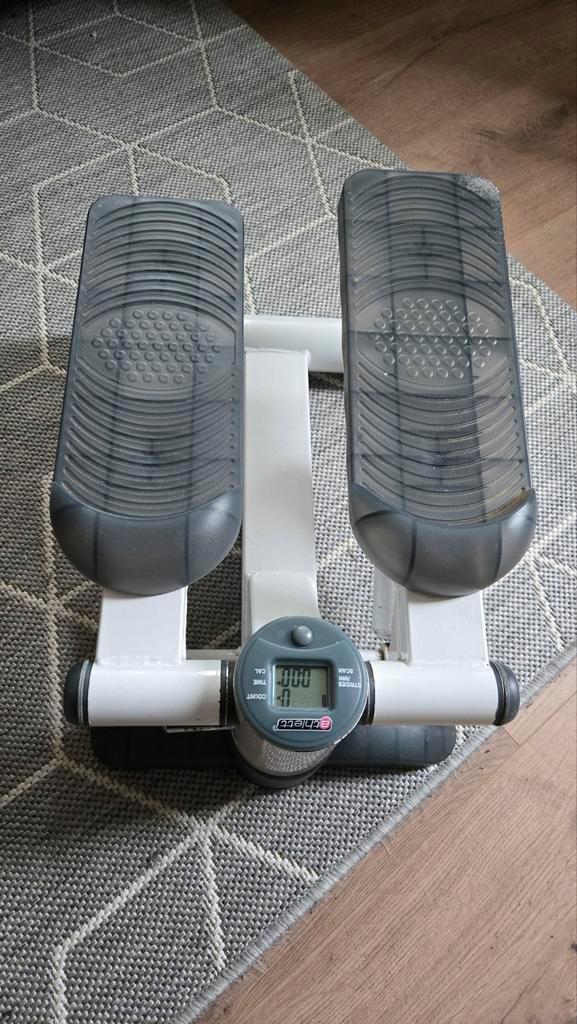 Stepper, digitaal display, zwaarte niet instelbaar, Sport en Fitness, Fitnessapparatuur, Gebruikt, Stepapparaat, Benen, Metaal