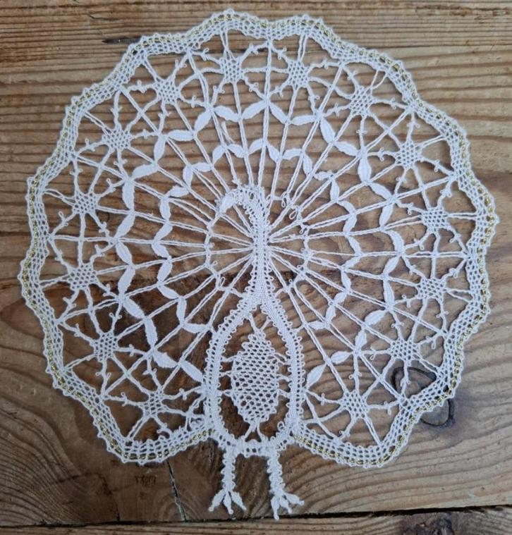 Gekantkloste pauw, Antiek en Kunst, Curiosa en Brocante, Ophalen of Verzenden