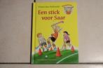 Ministicks Een stick voor Saar / Vivian den Hollander AVI M4, Ophalen of Verzenden, Zo goed als nieuw, Fictie algemeen