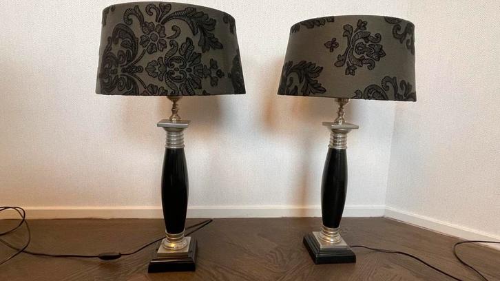 Twee Lampen - Metaal, Zwarte Kap, Huis en Inrichting, Lampen | Tafellampen, Zo goed als nieuw, 50 tot 75 cm, Metaal, Ophalen