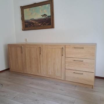 Dressoir / kast van beukenhout beschikbaar voor biedingen