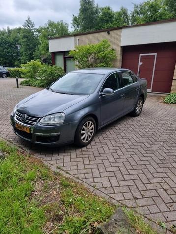 Volkswagen Jetta Comfortline 1.9 TDI 77KW 2009 Grijs Clima beschikbaar voor biedingen