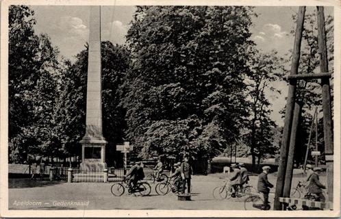 Gedenknaald Apeldoorn - 12 ansichtkaarten vanaf 1927, Verzamelen, Ansichtkaarten | Nederland, Gelopen, Gelderland, 1920 tot 1940