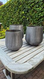 Metalen bloempotten met mooi werkje, Ophalen, Zo goed als nieuw