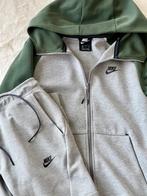 Nike Tech trainingspak grijs/groen, maat S (heren), Kleding | Heren, Nike, Ophalen of Verzenden, Zo goed als nieuw, Grijs