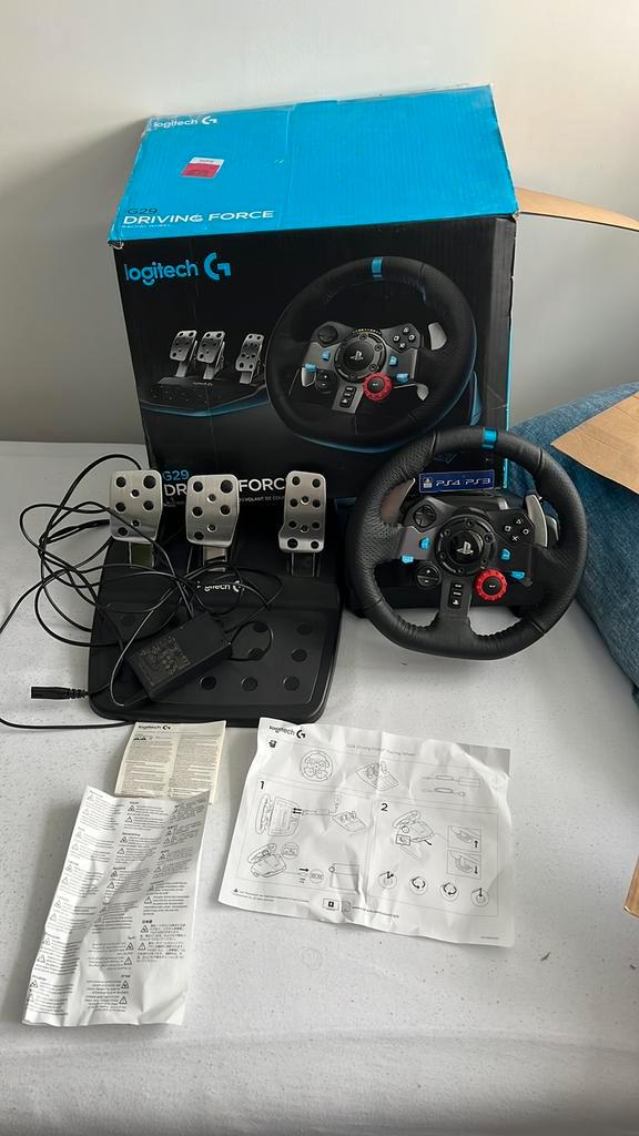 Logitech G29 driving force + gratis ps4/5 f1 2021, Spelcomputers en Games, Spelcomputers | Sony PlayStation Consoles | Accessoires