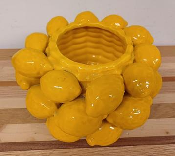 Citroenvaas / bloempot van Des Pots beschikbaar voor biedingen