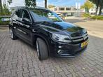 Volkswagen Tiguan 4-MOTION/LEDER,PANO/TREKHAAK (bj 2008), Auto's, Gebruikt, 4 cilinders, Zwart, Bedrijf