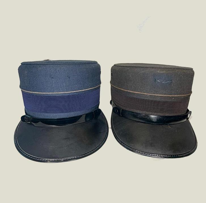 Originele NS uniformpetten jaren ’50/’60  (maat 54), Verzamelen, Spoorwegen en Tramwegen, Gebruikt, Trein, Overige typen, Ophalen of Verzenden