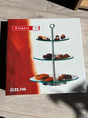 Etagiere zgan beschikbaar voor biedingen