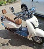 AVI csooter, Zo goed als nieuw, 50 cc, Maximaal 25 km/u, Ophalen