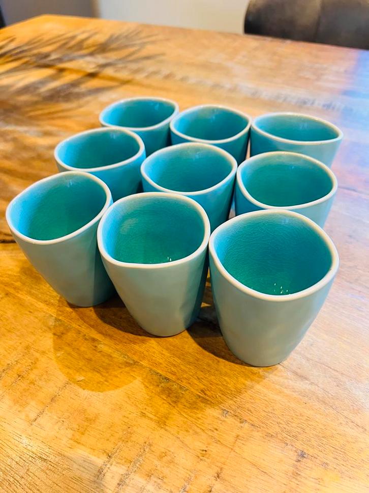 Azuurblauwe Jewel koffiekopjes, Huis en Inrichting, Keuken | Servies, Zo goed als nieuw, Kop(pen) en/of Schotel(s), Effen, Aardewerk