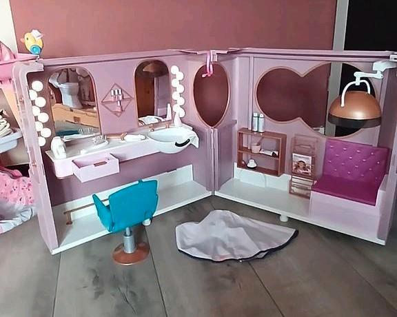 Our generation kapsalon  de poppen zijn niet inbegrepen, Kinderen en Baby's, Speelgoed | Poppen, Zo goed als nieuw, Ophalen