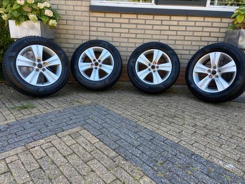 Lichtmetalen velgen met winterbanden 5x114.3 en 225x60xR17, Auto-onderdelen, Banden en Velgen, Band(en), Winterbanden, 17 inch