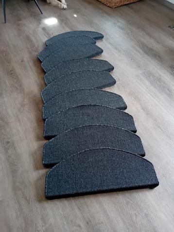 Nieuwe antraciet traptreden - 15 stuks beschikbaar voor biedingen