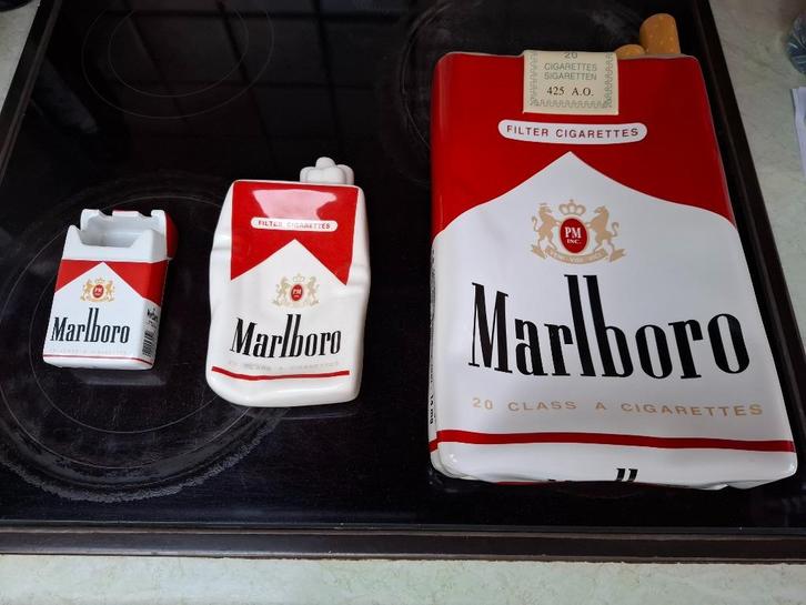 Set asbakken Marlboro, Verzamelen, Rookartikelen, Aanstekers en Luciferdoosjes, Sigarenbandjes, Ophalen of Verzenden