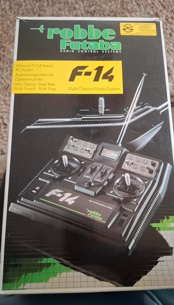 Robbe Futaba F-14 Complete Set Nieuw in Doos, Hobby en Vrije tijd, Modelbouw | Auto's en Voertuigen, Nieuw, Overige typen, Groter dan 1:32