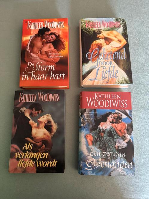 4 historische romans van Kathleen Woodiwiss, Boeken, Historische romans, Zo goed als nieuw, Ophalen of Verzenden