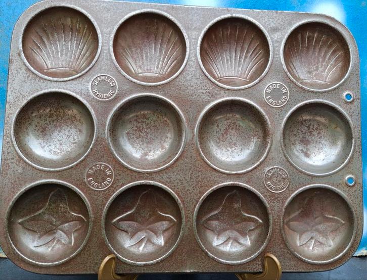 Madeleine tray/kleine cake. Seamlease Hygienic. Ca '40/'60., Antiek en Kunst, Antiek | Keukenbenodigdheden, Ophalen