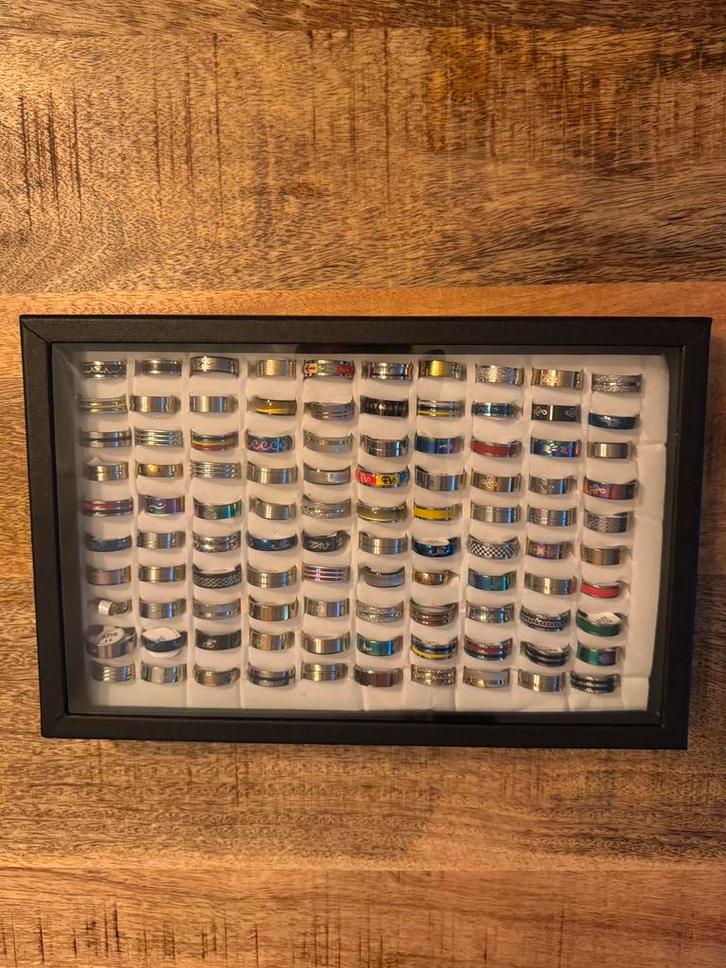 Partij nieuwe ringen 100st, Sieraden, Tassen en Uiterlijk, Ringen, Nieuw, Dame of Heer, 18 tot 19, Zilver, Overige materialen