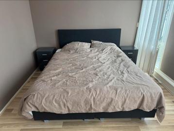 Slaapkamer boxspring beschikbaar voor biedingen