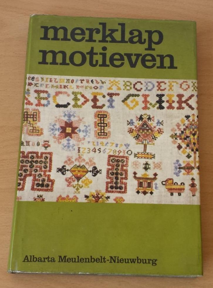 Merklap Motieven - Albarta Meulenbelt-Nieuwburg, Hobby en Vrije tijd, Borduren en Borduurmachines, Gebruikt, Patroon, Handborduren