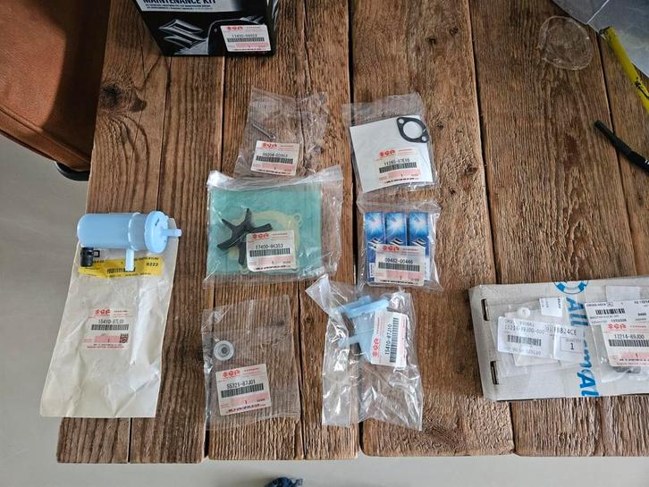 Onderhoudsset voor buitenboordmotor Suzuki DF30 uit 2000., Watersport en Boten, Bootonderdelen, Zo goed als nieuw, Motor en Techniek