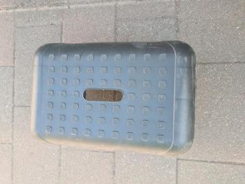 Krukje met handvat beschikbaar voor biedingen