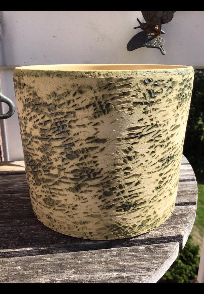 Bloempot, soort “ berkenbast “ bloem pot nét iets anders Oud, Antiek en Kunst, Antiek | Keramiek en Aardewerk, Ophalen of Verzenden