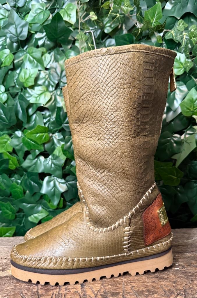 Nieuwe gevoerde laars van Karma of Charme maat 41, Kleding | Dames, Schoenen, Nieuw, Hoge laarzen, Groen, Ophalen of Verzenden