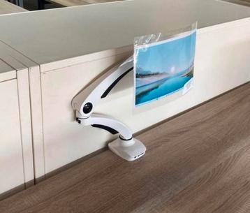 Nieuwe Monitor arm t.b.v. Computerscherm beschikbaar voor biedingen