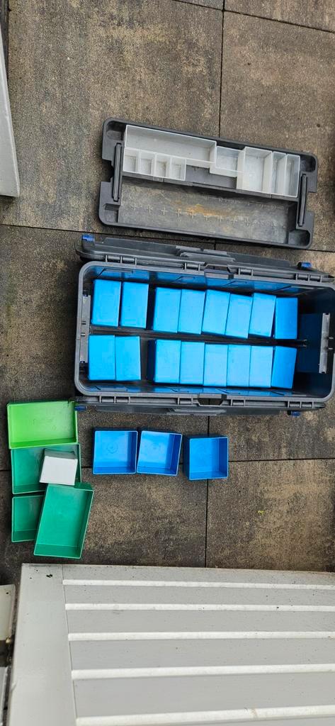 Assortiment Bakjes - Handig voor Opslag!, Doe-het-zelf en Verbouw, Gereedschapskisten, Gebruikt, Ophalen