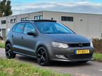Volkswagen Polo 1.6 TDI / Pano /Cruise / Nw Apk / Nette auto, Auto's, Voorwielaandrijving, Euro 5, Zwart, Alcantara