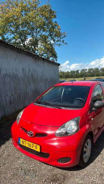 Toyota Aygo 1.0 12V Vvt-i 3DRS MMT 2009 Rood beschikbaar voor biedingen