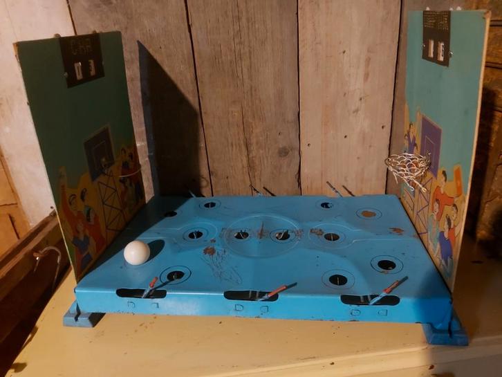 Oud schietspel basketbal veld met schiethendels ijzer, Antiek en Kunst, Antiek | Speelgoed, Ophalen of Verzenden