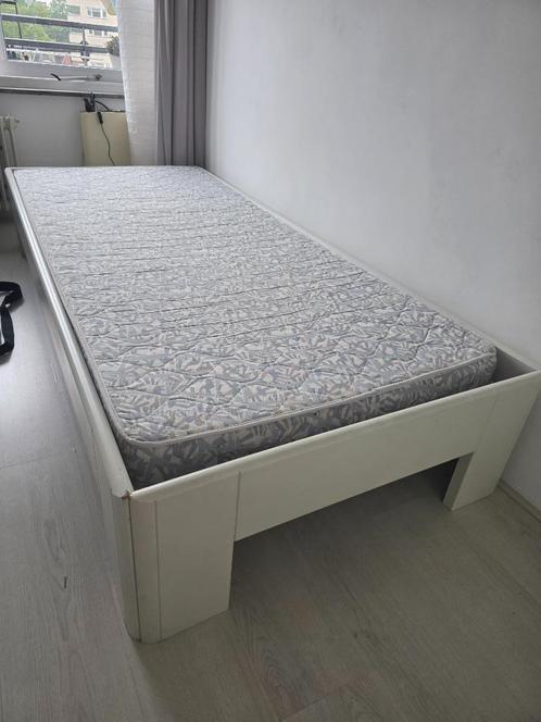 Eénpersoonsbed 2.16 * 96cm, Huis en Inrichting, Slaapkamer | Bedden, Gebruikt, Eenpersoons, Hout, Wit, Ophalen