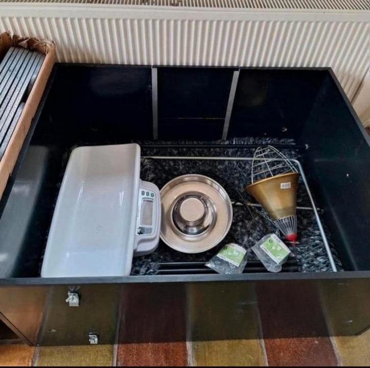 TE HUUR WERPKIST HONDEN ETC...., Dieren en Toebehoren, Hondenmanden, Overige, Ophalen