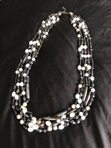 Prachtige lange kralenketting Manouk 95 cm beschikbaar voor biedingen