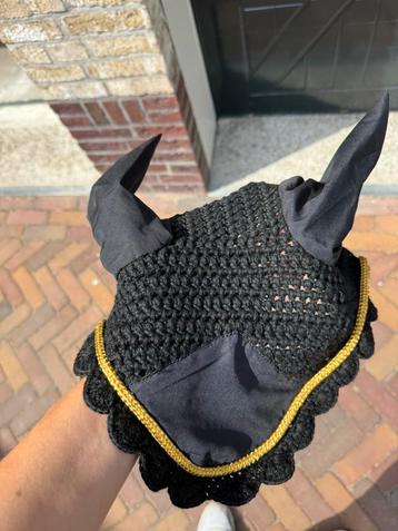 Oornetje HKM FULL, zwart met goud beschikbaar voor biedingen