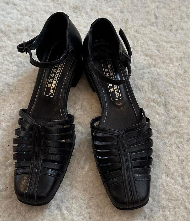 Elegante zwarte leren schoenen - Maat 36, Kleding | Dames, Schoenen, Zo goed als nieuw, Schoenen met lage hakken, Zwart, Verzenden