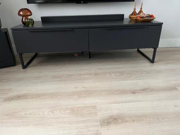 Tv meubel 140 cm beschikbaar voor biedingen