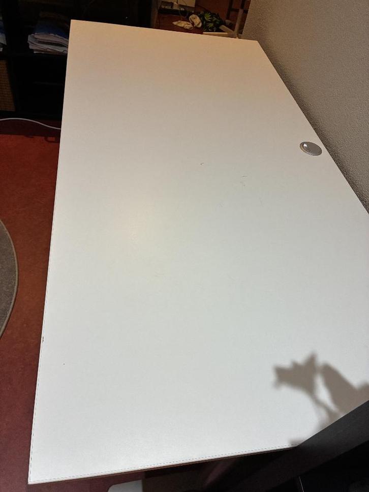 Ikea bekant bureau - 16080 cm, Huis en Inrichting, Bureaus, Gebruikt, Bureau, In hoogte verstelbaar, Ophalen of Verzenden