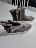 Boots UGGs gray suede with fur New size 39, Kleding | Dames, Nieuw, Lage of Enkellaarzen, Grijs, Ophalen of Verzenden