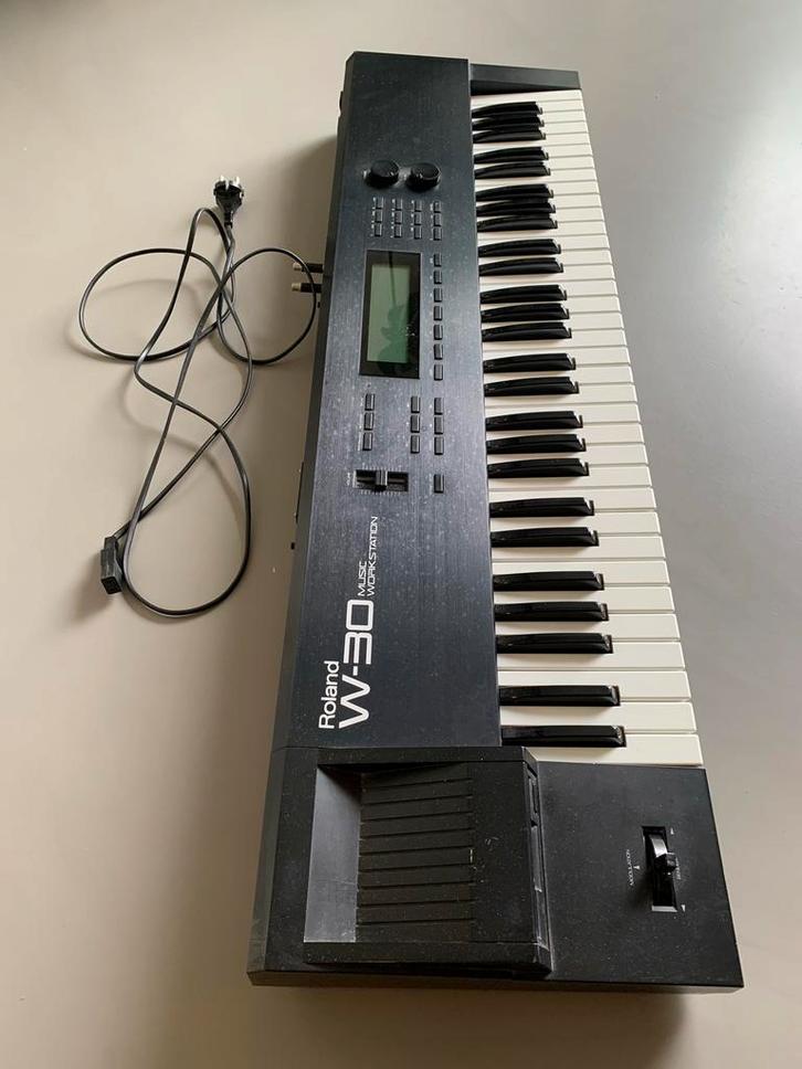 Roland W30 Sampler Workstation Keyboard, Muziek en Instrumenten, Keyboards, Gebruikt, 61 toetsen, Roland, Aanslaggevoelig, Ophalen