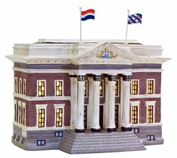 DV110109 gerechtsgebouw Leeuwarden dickensville huisjes €79, Diversen, Kerst, Nieuw, Ophalen of Verzenden